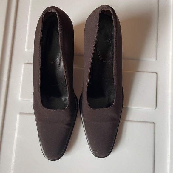 Gorgeous Italian dark brown leather lined block heel pumps - Picture 4 of 10
